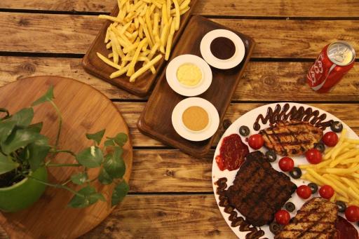 عکس مرغ سوخاری کارو