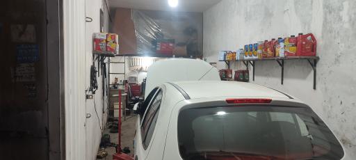 عکس اتومکانیک محمد