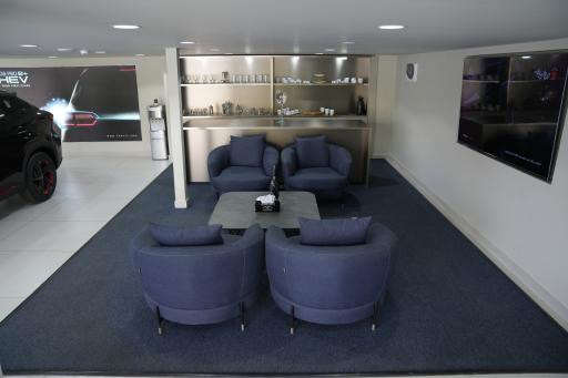 عکس نمایندگی فونیکس 