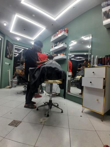 آرایشگاه مردانه سپیدار