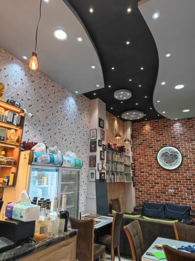 عکس کافه کتاب نگاتیو