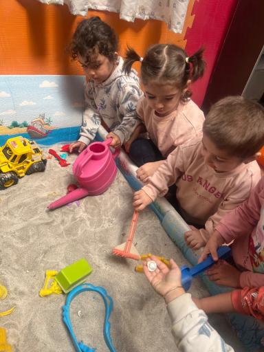 عکس مهد کودک آسمان قلهک