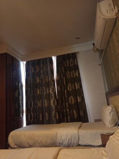 عکس هتل آزادی خرم آباد