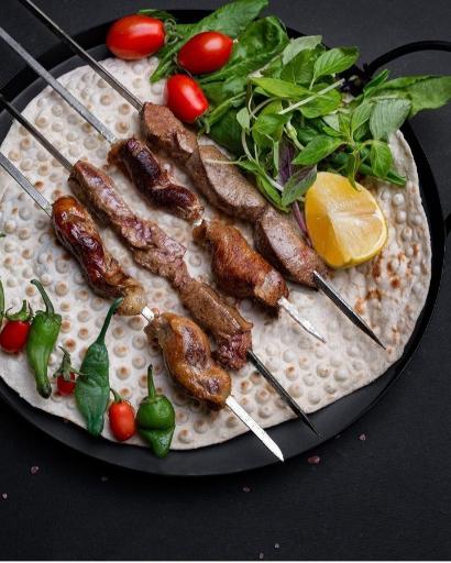 عکس سفره‌خانه ملک ری (باغچه)