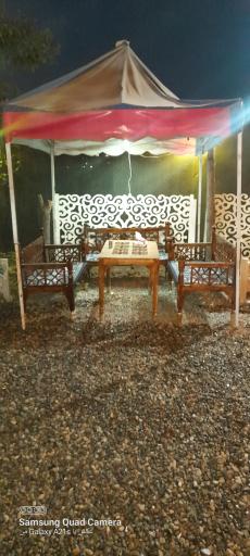 عکس سفره‌خانه ملک ری (باغچه)