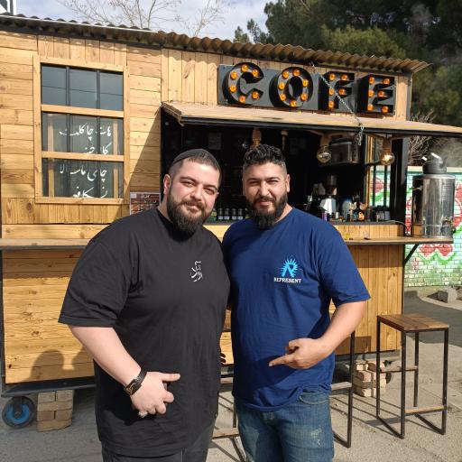 عکس کافه چوبی