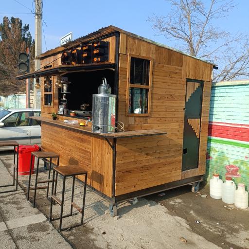 عکس کافه چوبی