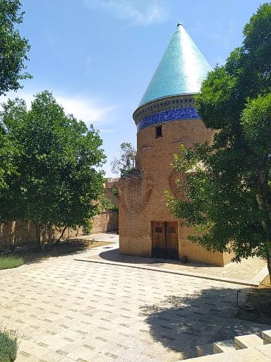 عکس آرامگاه حمدالله مستوفی