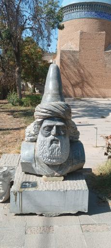 عکس آرامگاه حمدالله مستوفی