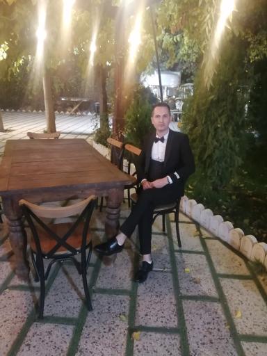 عکس باغ عمارت سه گل