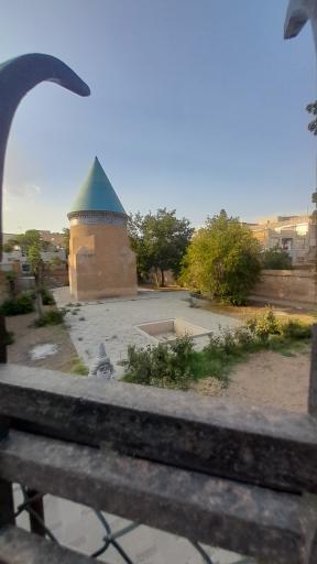 عکس آرامگاه حمدالله مستوفی