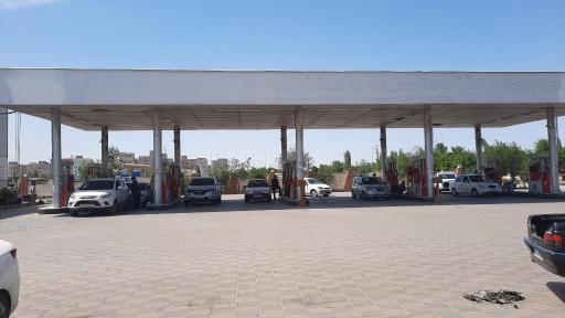 عکس جایگاه سوخت بنزین و CNG ایثار