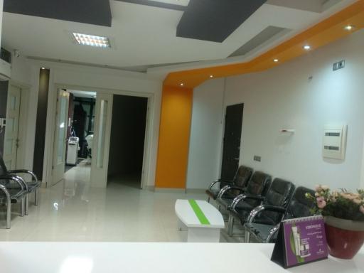 عکس مطب دکتر سانای عزیزی‌ فرد متخصص پوست،مو،زیبایی و لیزر