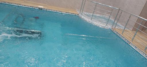 عکس کلینیک فیزیوتراپی و آب درمانی باران