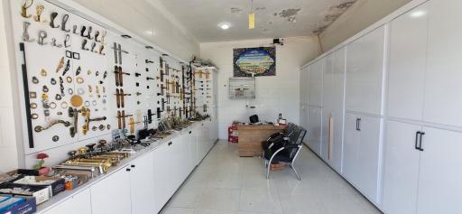 عکس قفل و دستگیره ویراق آلات نوبهار