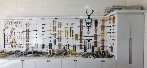 عکس قفل و دستگیره ویراق آلات نوبهار