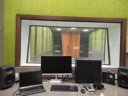 عکس استودیو صدا (مرکز آفرینش‌های هنری)