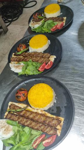 عکس سفره خانه گل خورشید