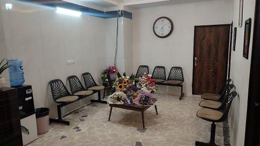 عکس موسسه زبان های خارجه سحرخیز