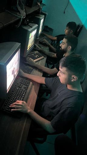 عکس کافه مافیا و گیم سنتر یاد