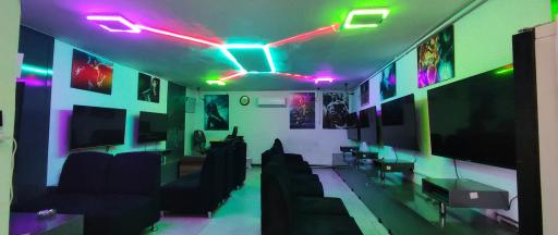 عکس کافه مافیا و گیم سنتر یاد