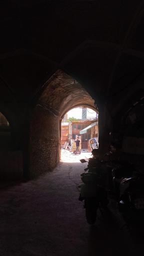 عکس سرای گردن کج