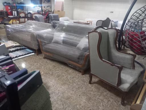 مبلمان گلدن