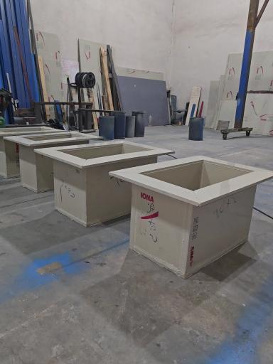 عکس گروه صنعتی عایق فلز