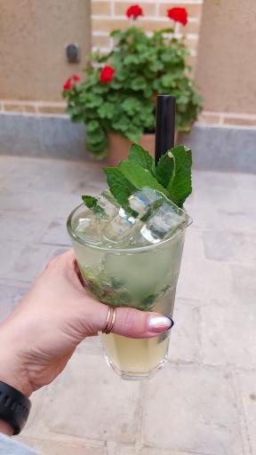 عکس کافه رستوران و باغ خلفا