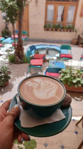 عکس کافه رستوران و باغ خلفا