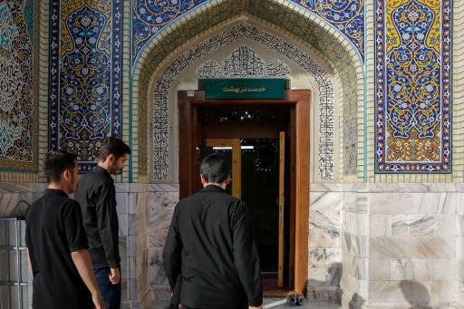 دفتر خدمت در بهشت (صحن انقلاب)