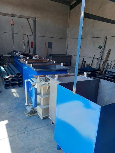 عکس گروه صنعتی عایق فلز