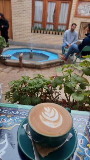 عکس کافه رستوران و باغ خلفا