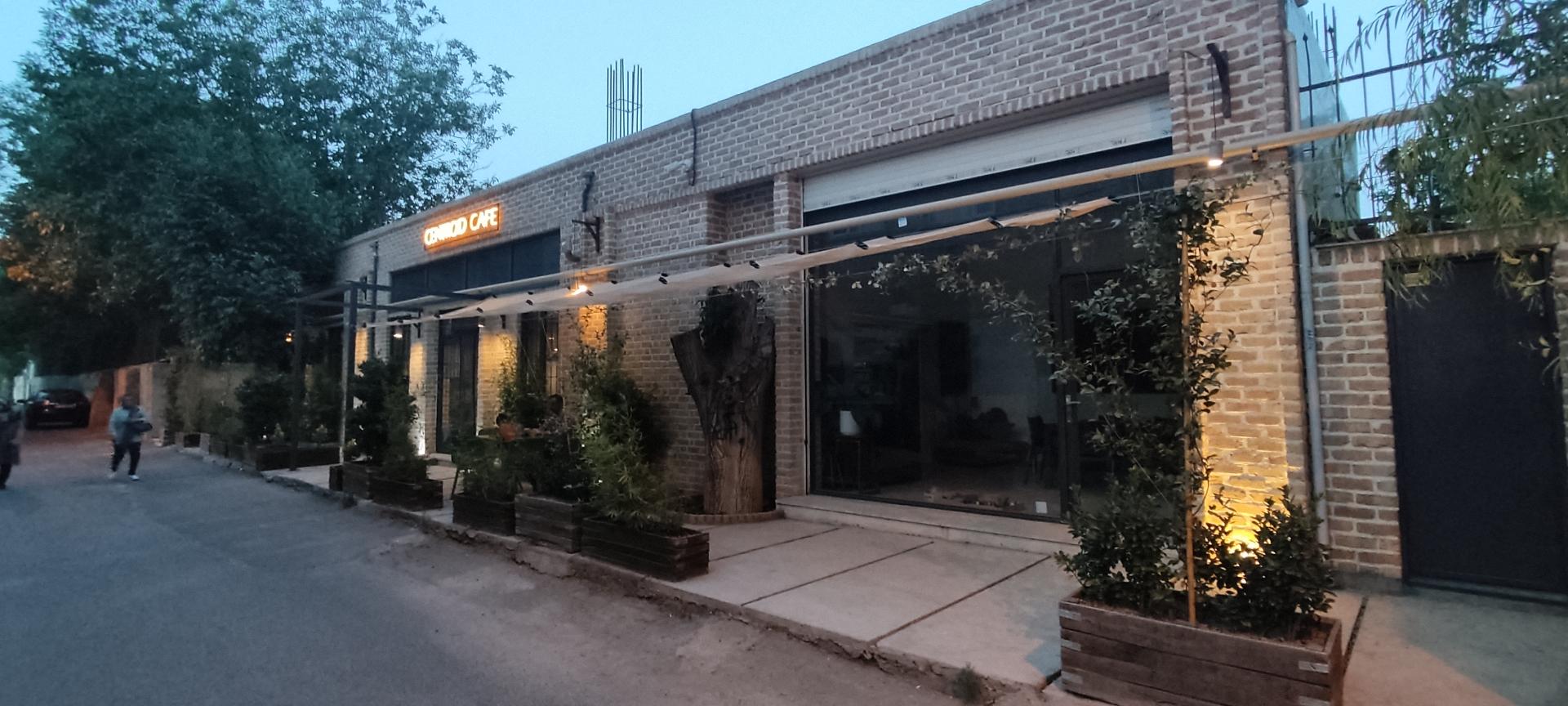 عکس کافه گالری سنتروید