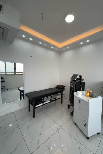 مرکز تخصصی لیزر شاینی