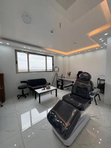 عکس مرکز تخصصی لیزر شاینی