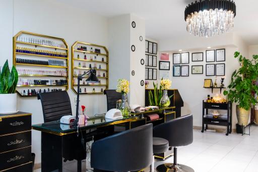 عکس آموزشگاه و سالن زیبایی رویای خاص