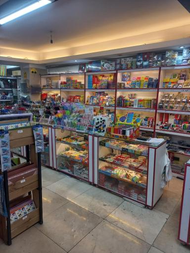 اسباب بازی و لوازم التحریر گل سرخ