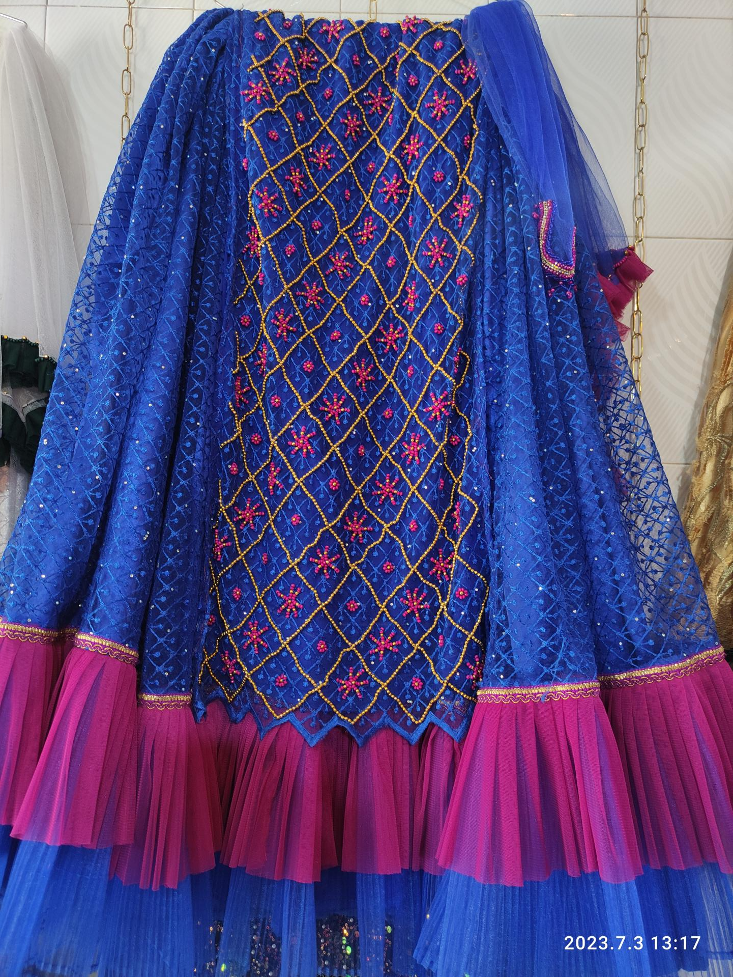 عکس گالری لباس محلی آدلی