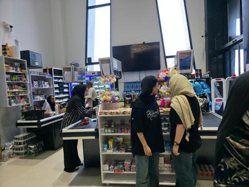 عکس هایپرمارکت  ستاره شمال