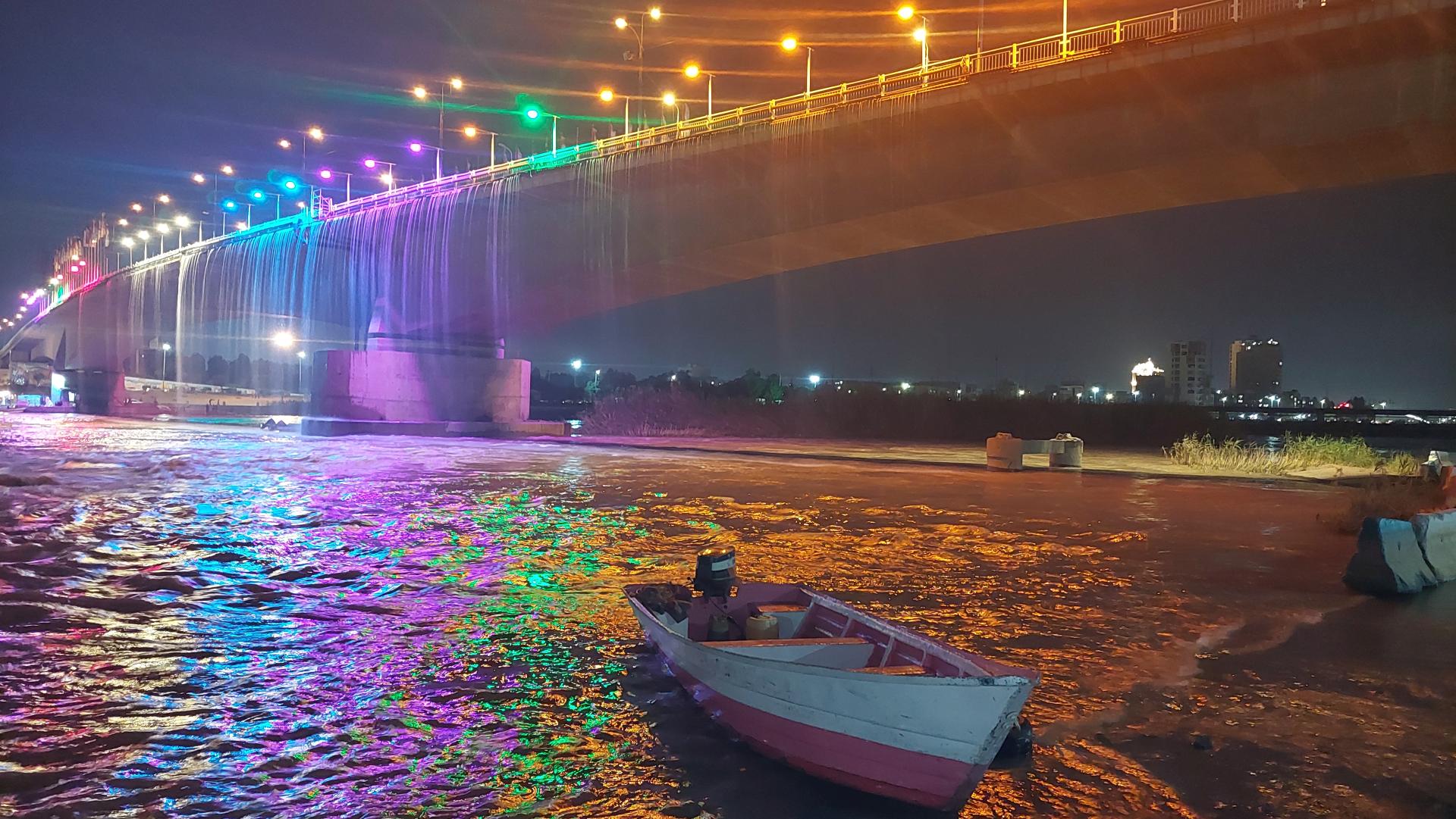 عکس آبشار اهواز (پل هفتم)