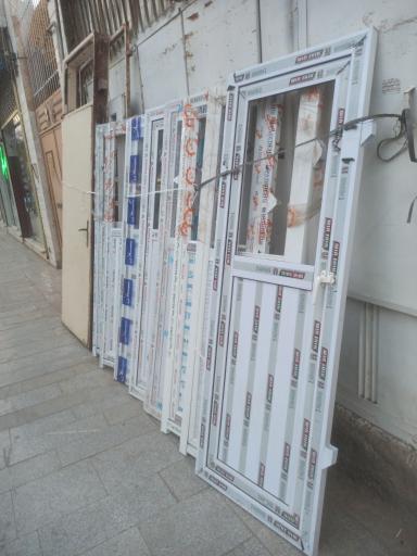 عکس درب و پنجره ساختمانی قربانی