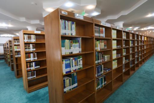 عکس کتابخانه تخصصی تفسیر و علوم قرآنی 
