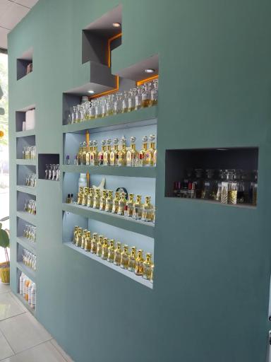 عکس عطر آناهیل