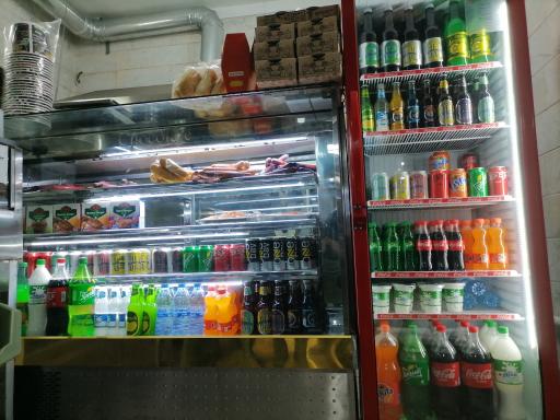 عکس فلافل کیلویی و ساندویچ آقاجون 