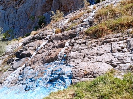 عکس غار و آبشار مصنوعی 