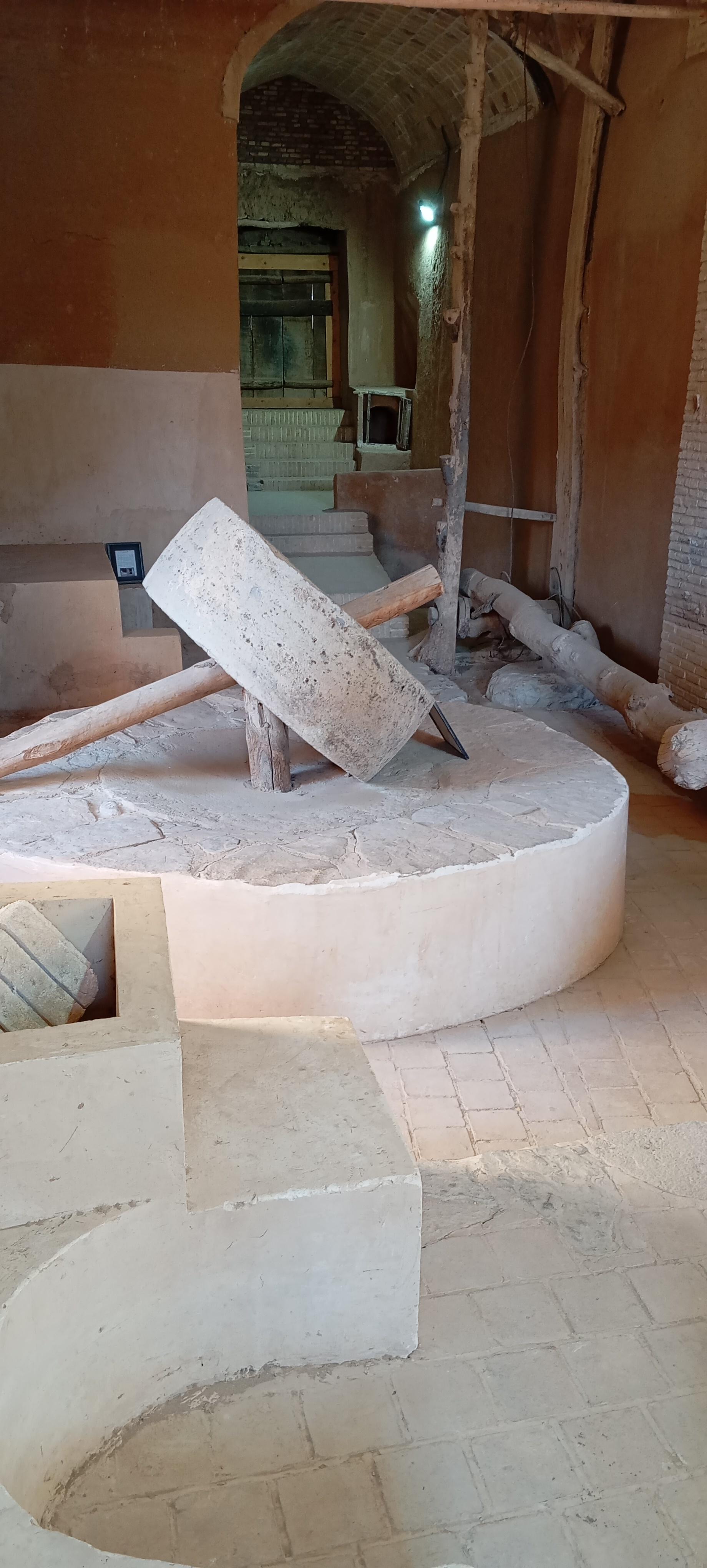 عکس بنای تاریخی حلوایی