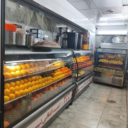 کافه آبمیوه سفید