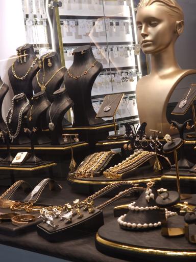 عکس فروشگاه زیورآلات و بدلیجات درینا گالری