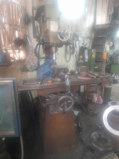 ماشین کاری و تراشکاری نادری